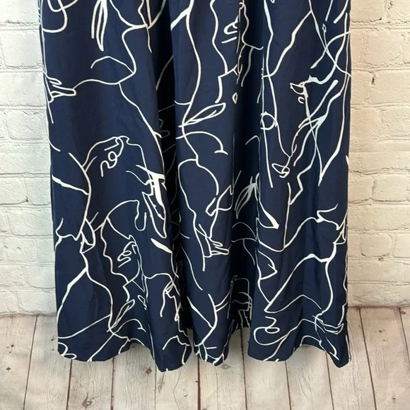 BloomChic Navy & White Graphic Design Elastic Trim Puff Sleeve Dress Size Medium - Picture 6 of 7